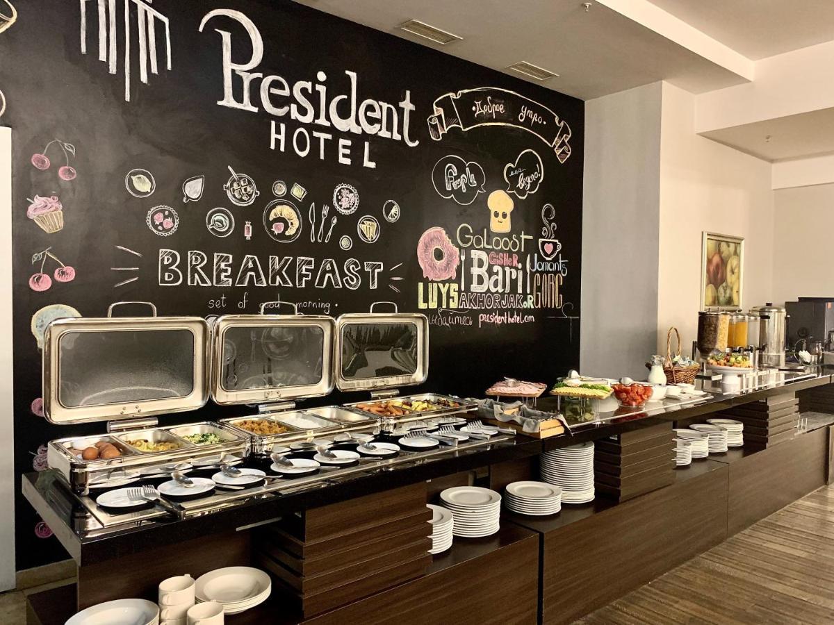 Hrazdan Hotel Yerevan Bagian luar foto