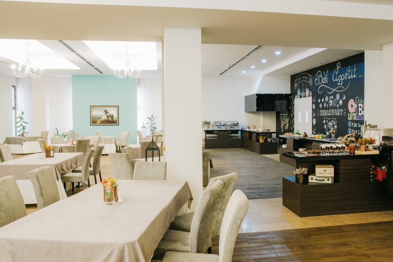 Hrazdan Hotel Yerevan Bagian luar foto