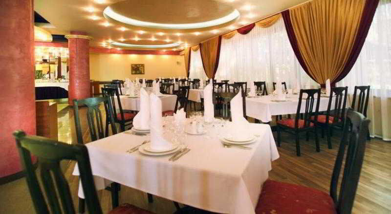 Hrazdan Hotel Yerevan Bagian luar foto